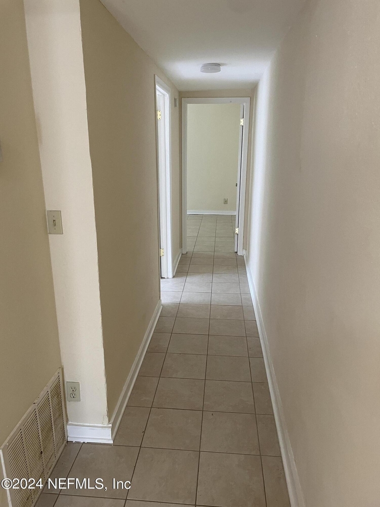 2171 W 40th Street - Photo 5