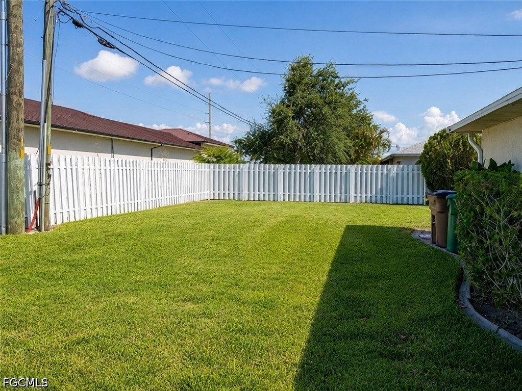 1623 Sw Santa Barbara Place - Photo 10