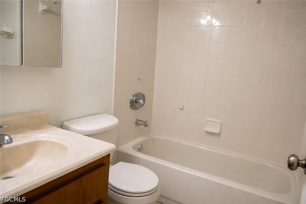 1623 Sw Santa Barbara Place - Photo 5