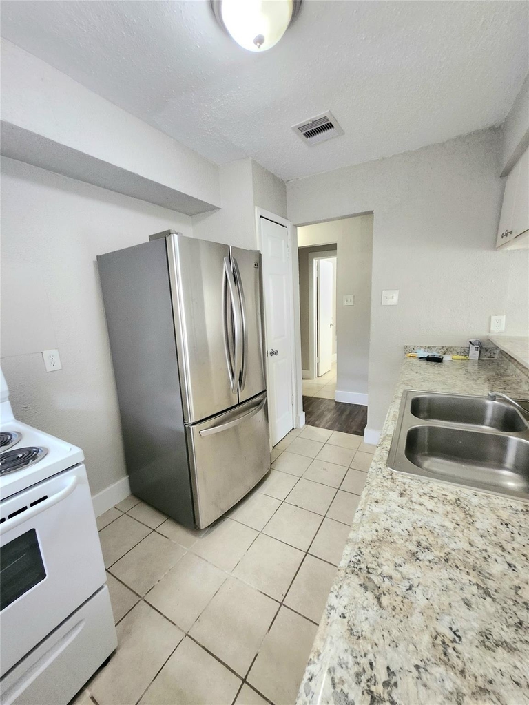 9110 Kentshire Drive - Photo 6