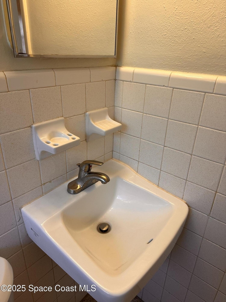 140 Niemira Avenue - Photo 11