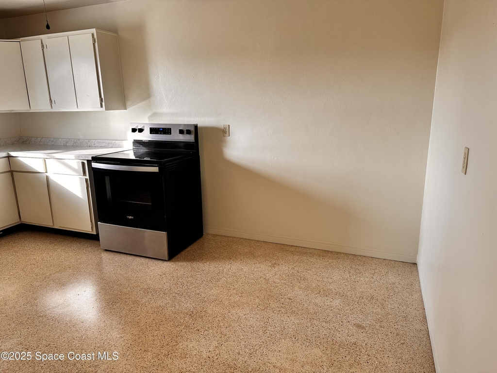 140 Niemira Avenue - Photo 8