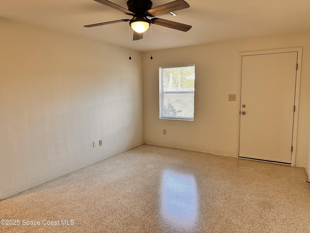 140 Niemira Avenue - Photo 3