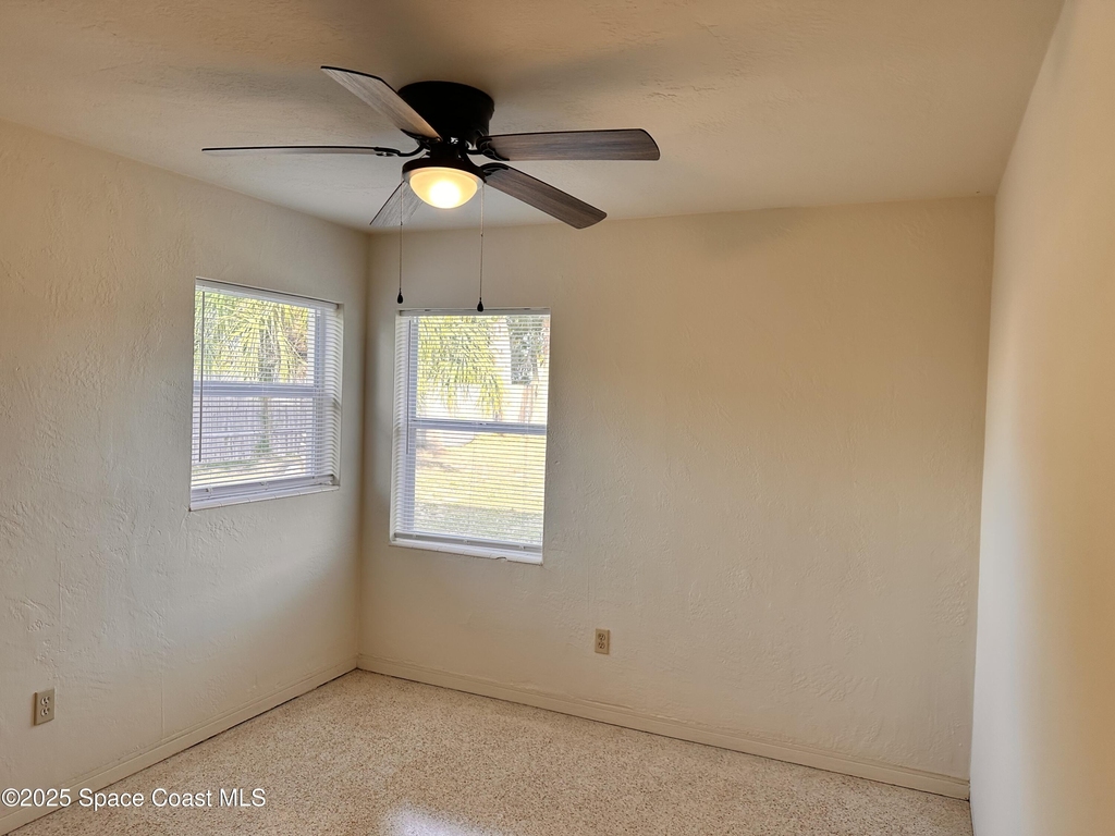 140 Niemira Avenue - Photo 9