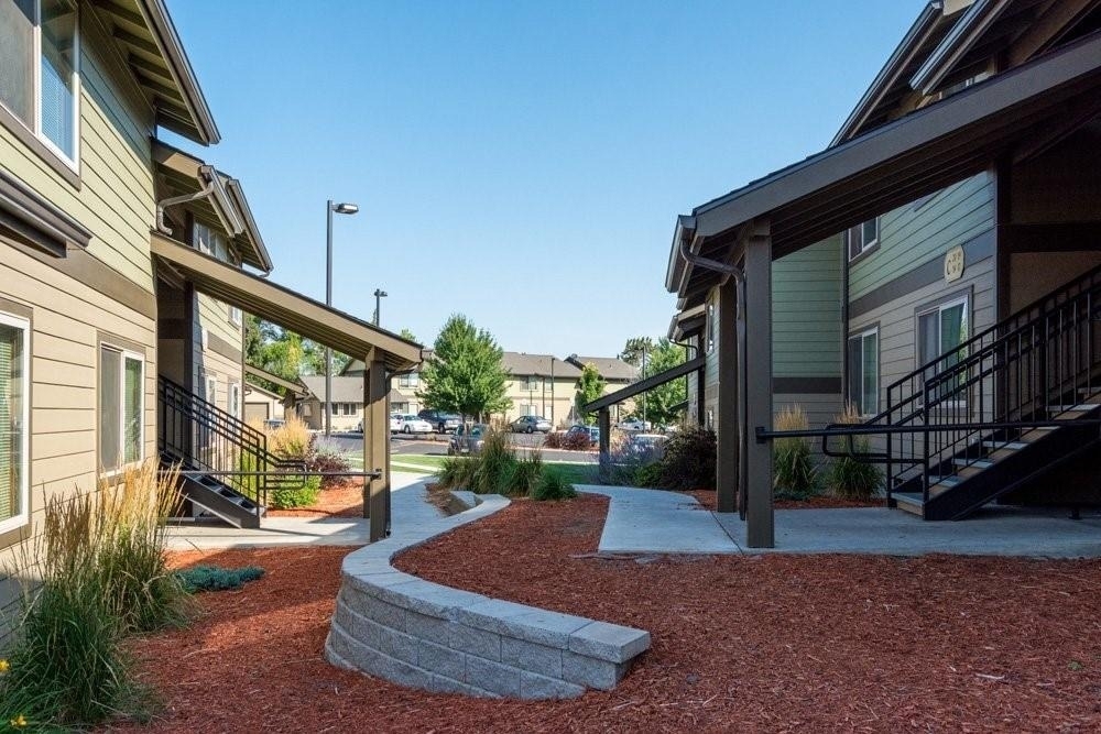 2050 Sw Timber Ave - Photo 3