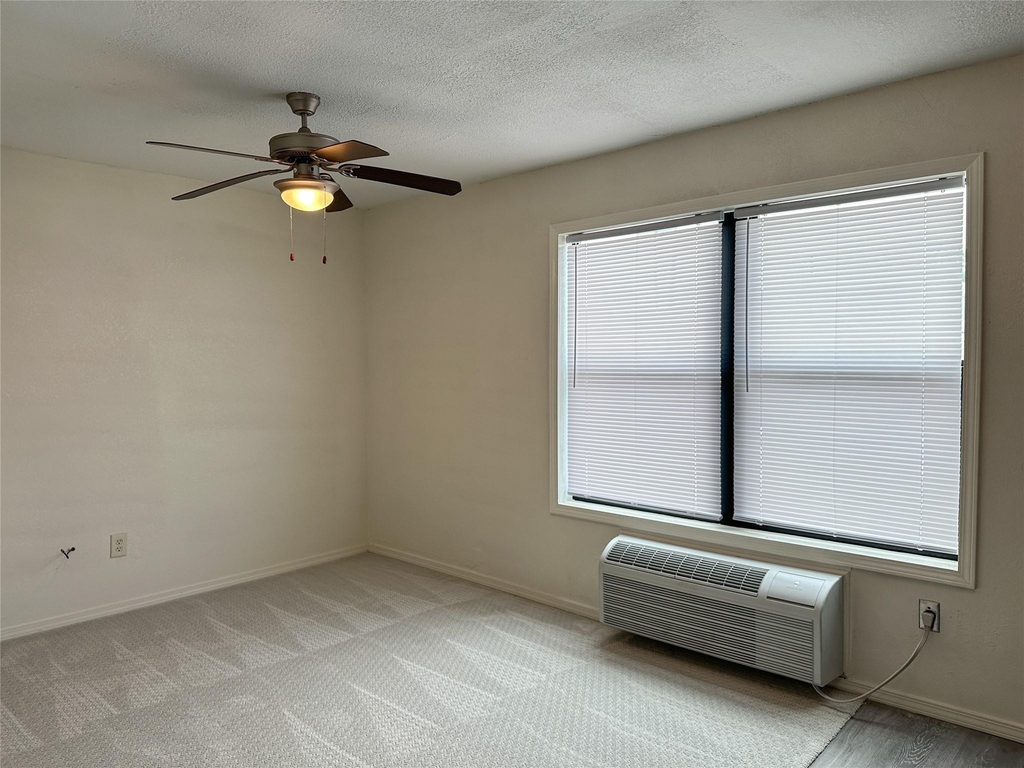 4705 Lyons Avenue - Photo 0