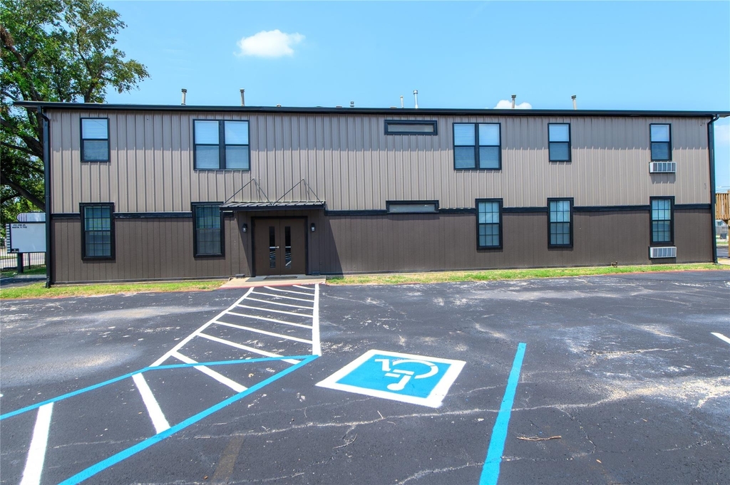 4705 Lyons Avenue - Photo 14