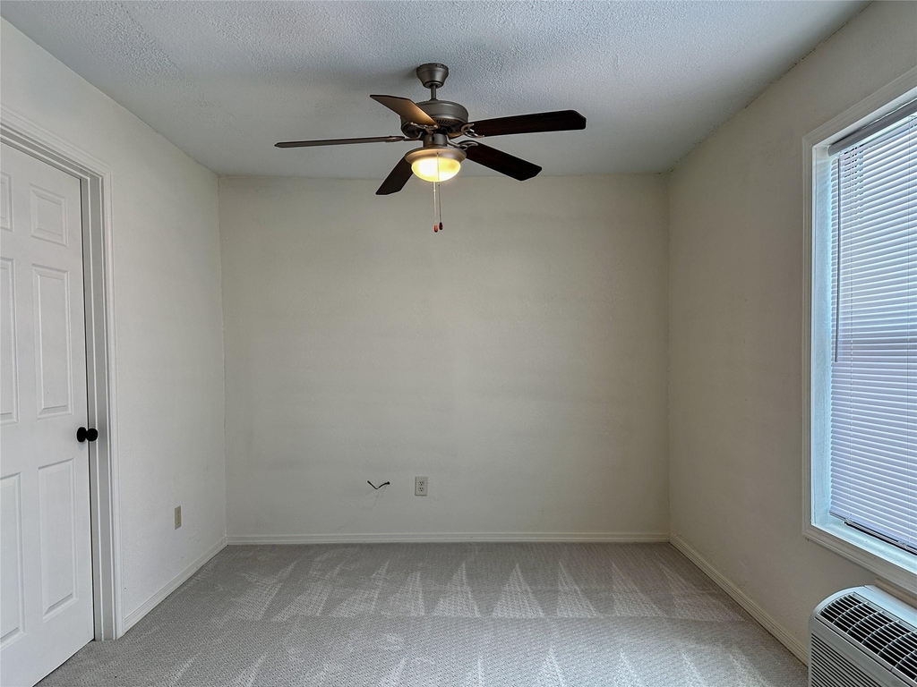4705 Lyons Avenue - Photo 1