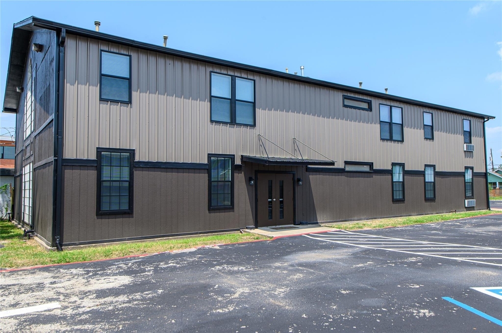 4705 Lyons Avenue - Photo 13