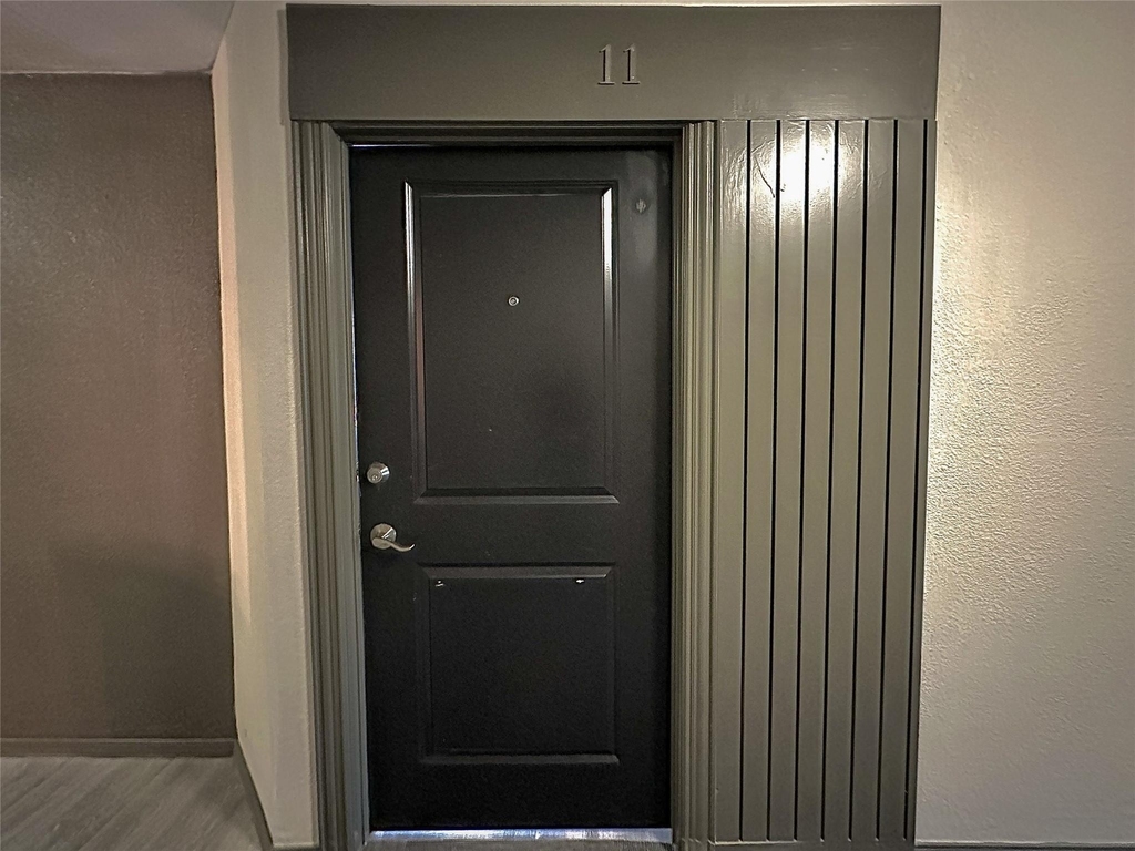 4705 Lyons Avenue - Photo 5