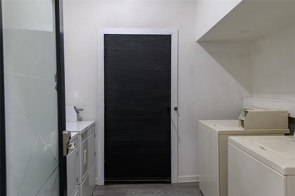 4705 Lyons Avenue - Photo 6