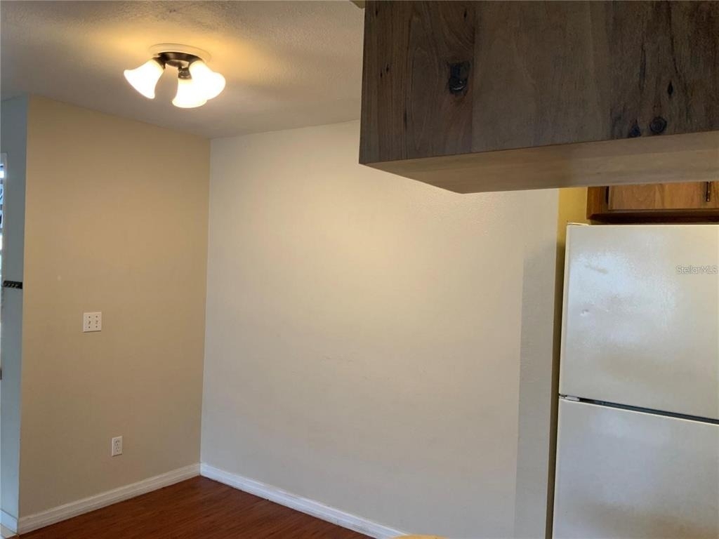 233 Red Maple Place - Photo 4