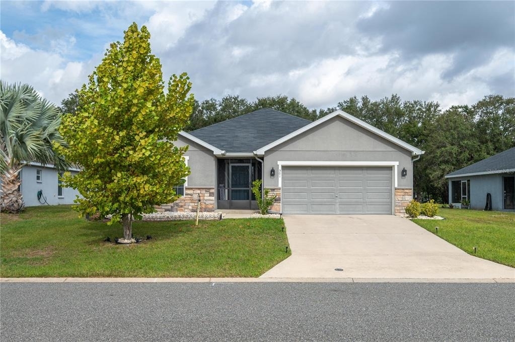 501 Interlock Street - Photo 0