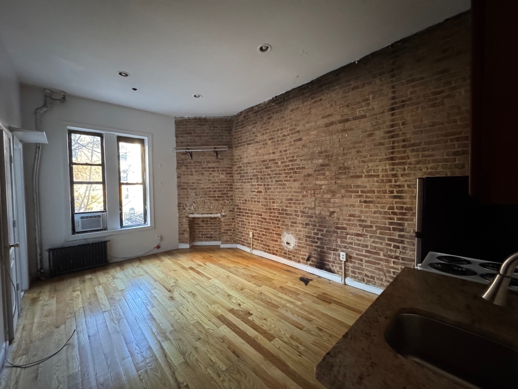 194 Edgecombe Avenue - Photo 2