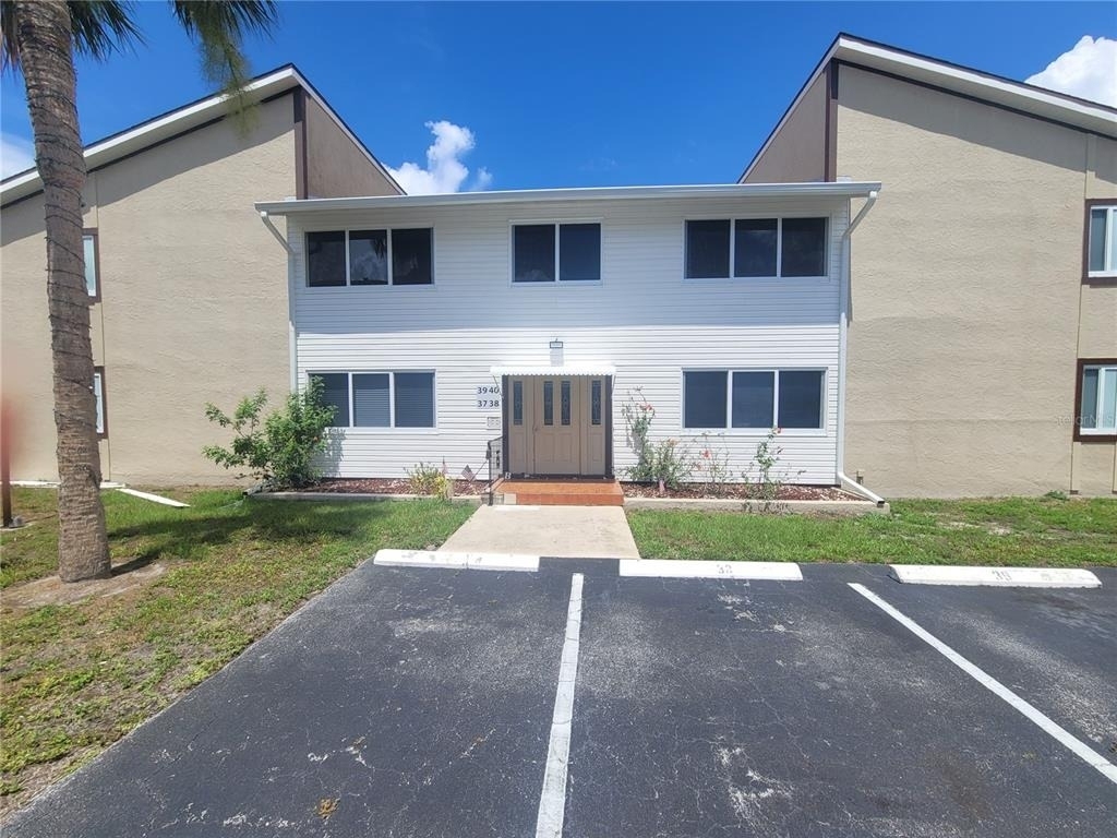 22481 Westchester Boulevard - Photo 0