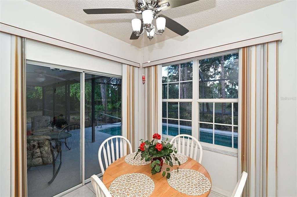 3866 Surrey Court - Photo 20
