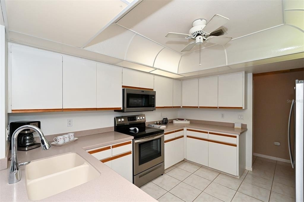 3866 Surrey Court - Photo 22