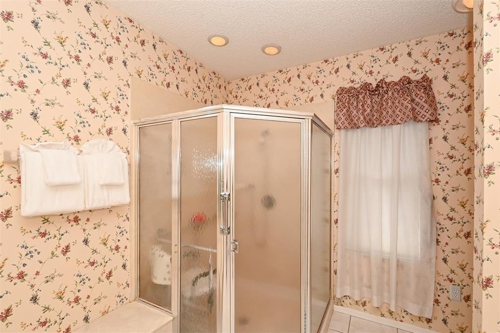 3866 Surrey Court - Photo 29