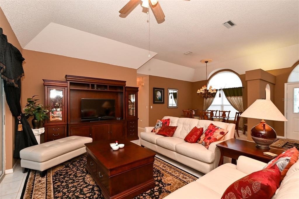 3866 Surrey Court - Photo 14