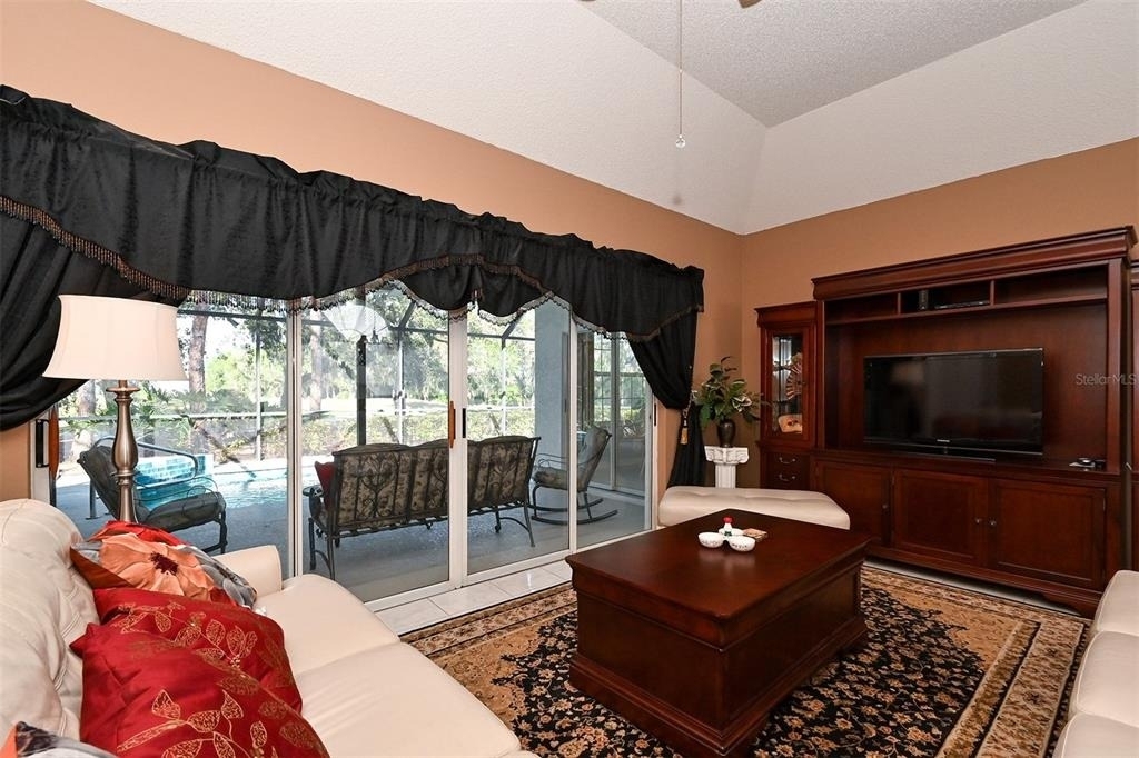 3866 Surrey Court - Photo 10