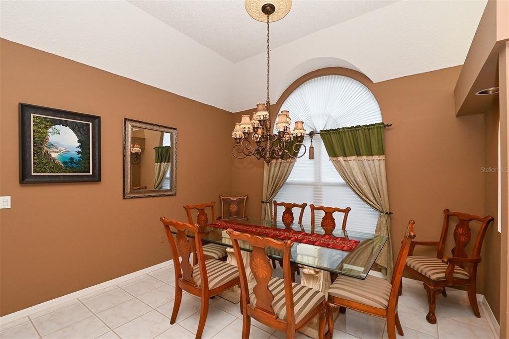 3866 Surrey Court - Photo 15
