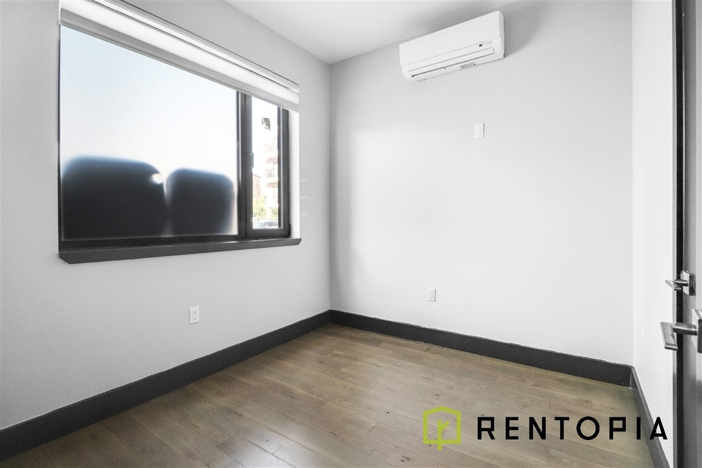 475 Grand Street - Photo 4