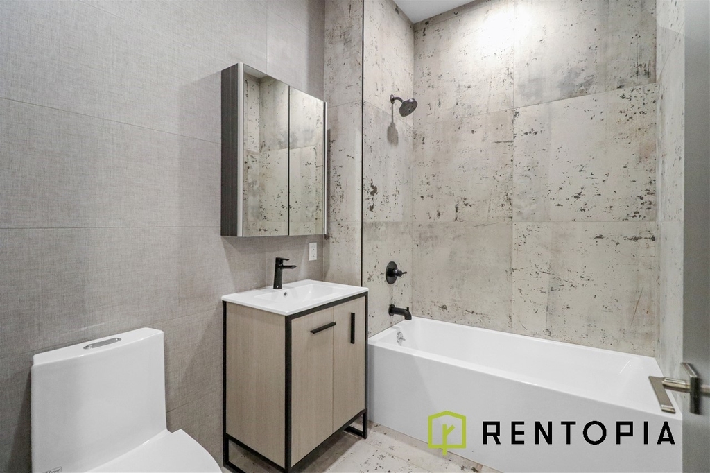 475 Grand Street - Photo 7