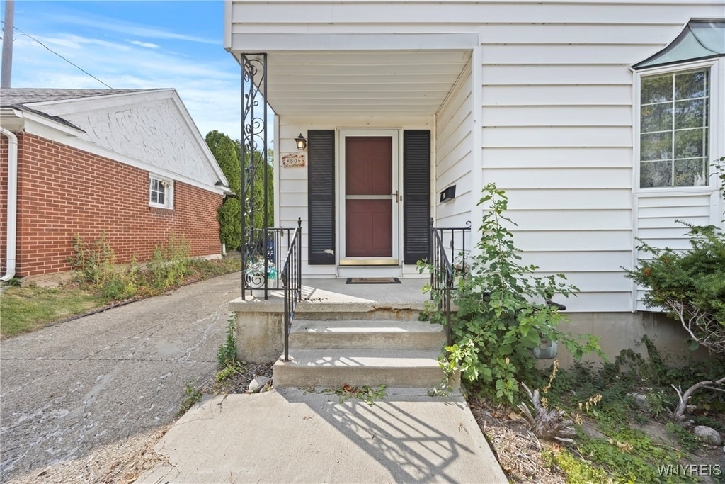 80 Capen Boulevard - Photo 3