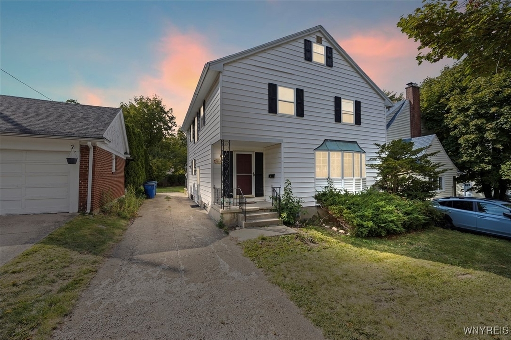 80 Capen Boulevard - Photo 1