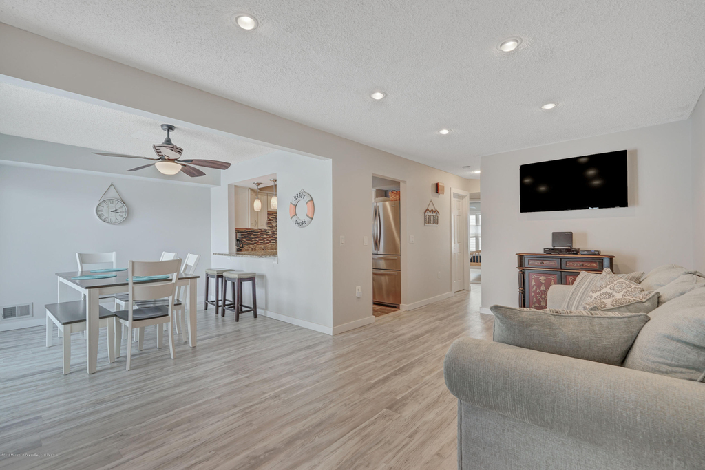 42 Hamilton Avenue - Photo 1