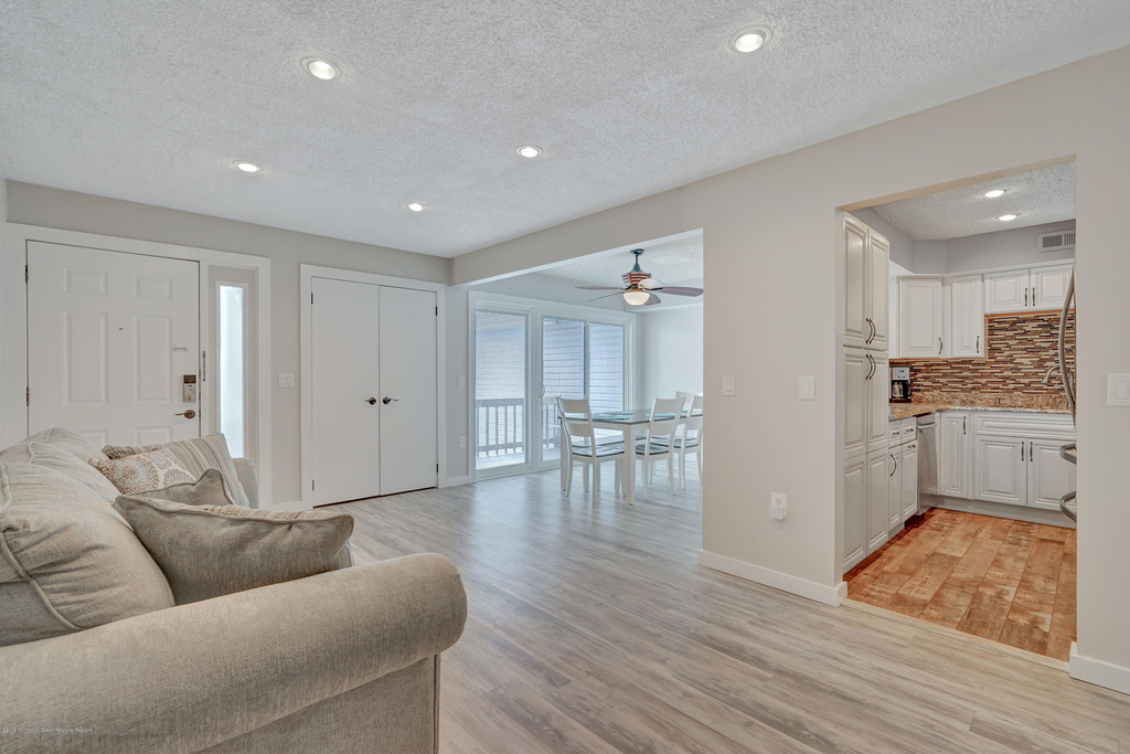 42 Hamilton Avenue - Photo 4