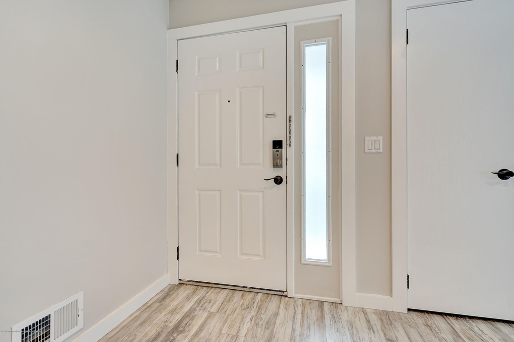 42 Hamilton Avenue - Photo 0