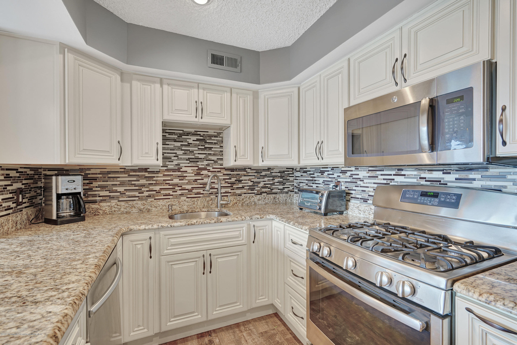 42 Hamilton Avenue - Photo 14