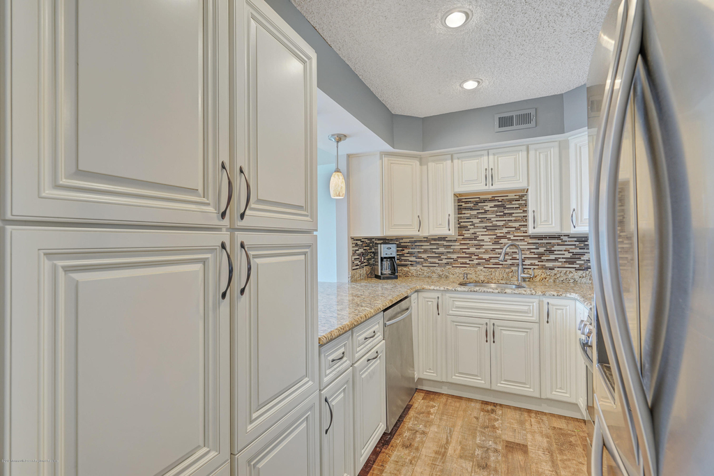 42 Hamilton Avenue - Photo 11
