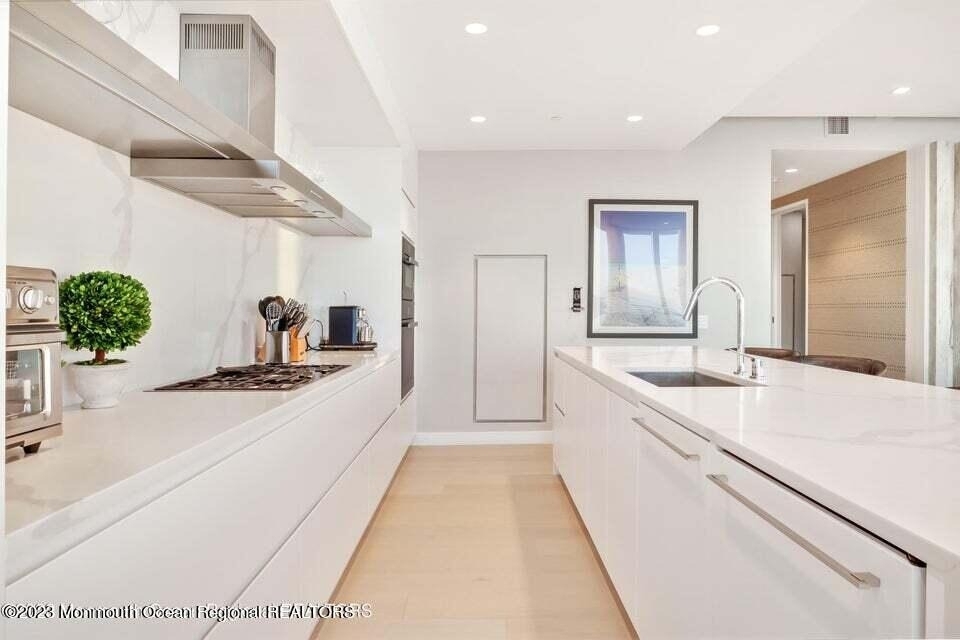 1101 Ocean Avenue N - Photo 8