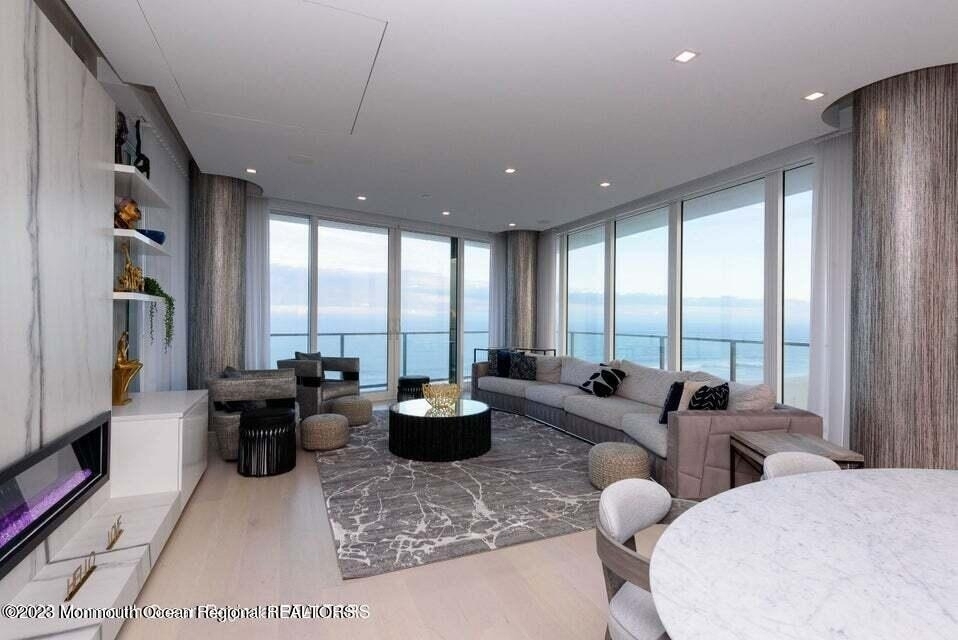 1101 Ocean Avenue N - Photo 2