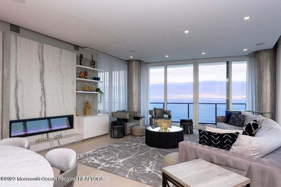 1101 Ocean Avenue N - Photo 1