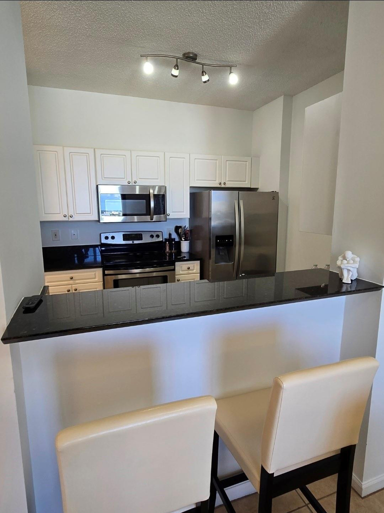 651 Okeechobee Boulevard - Photo 4