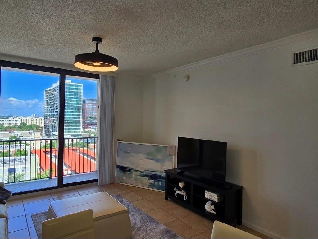 651 Okeechobee Boulevard - Photo 10