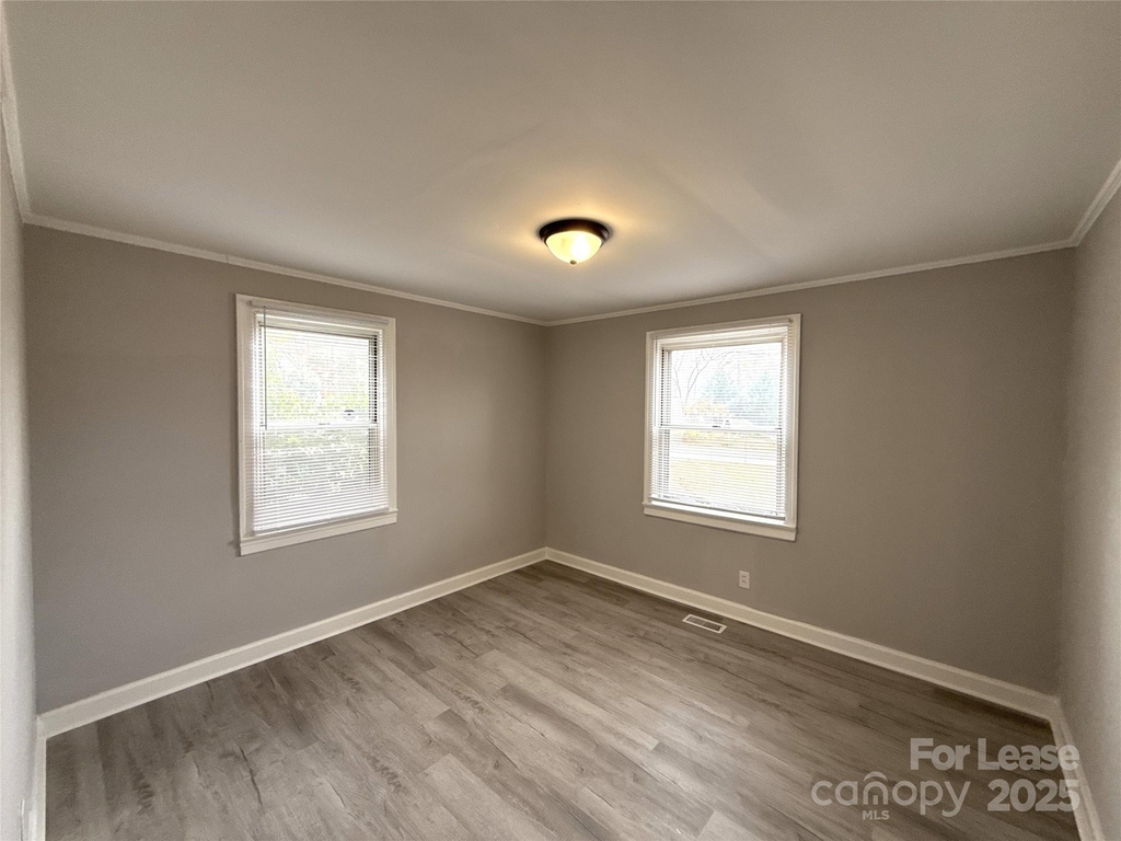 1142 Mona Drive - Photo 9