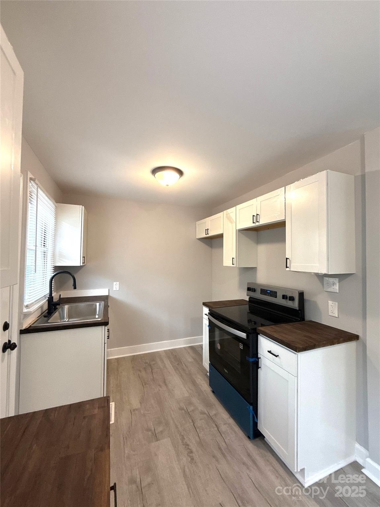 1142 Mona Drive - Photo 5