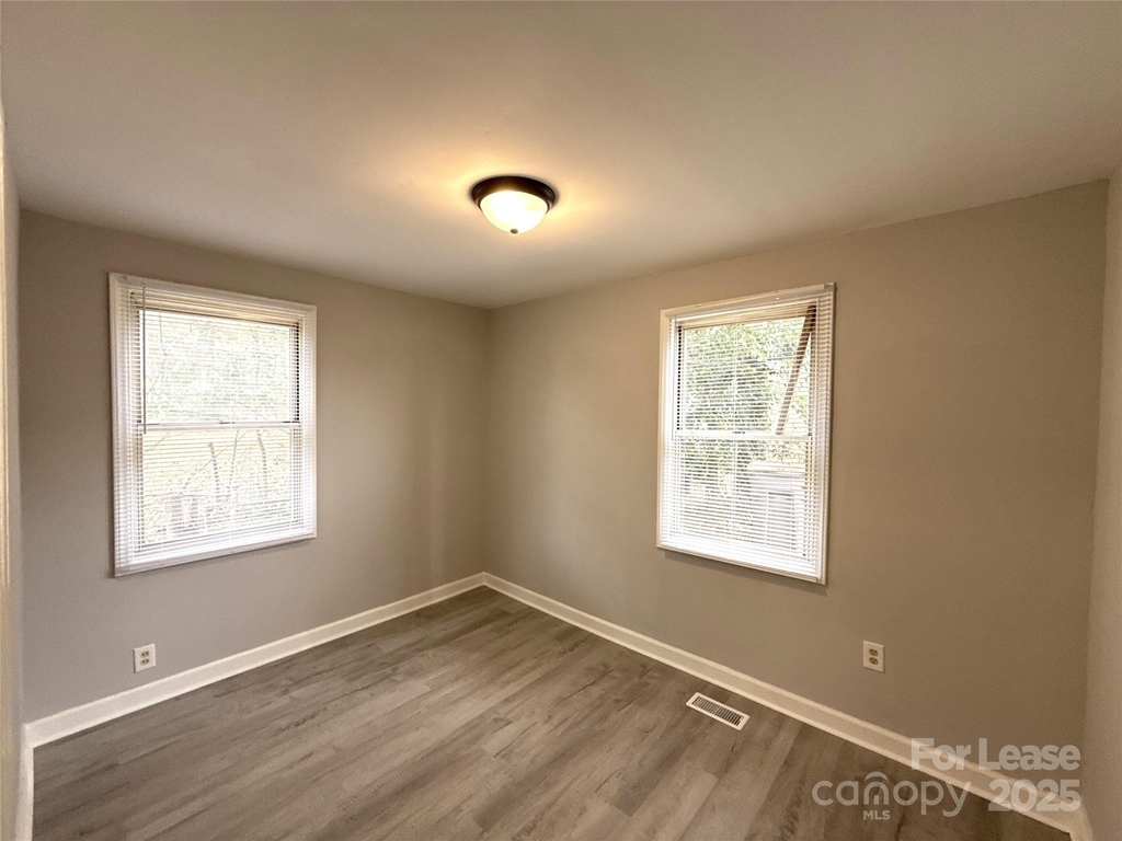 1142 Mona Drive - Photo 12