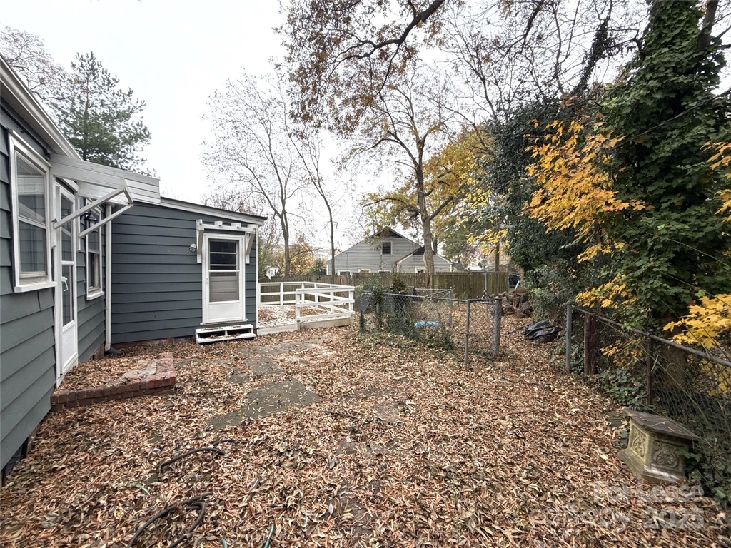 1142 Mona Drive - Photo 14