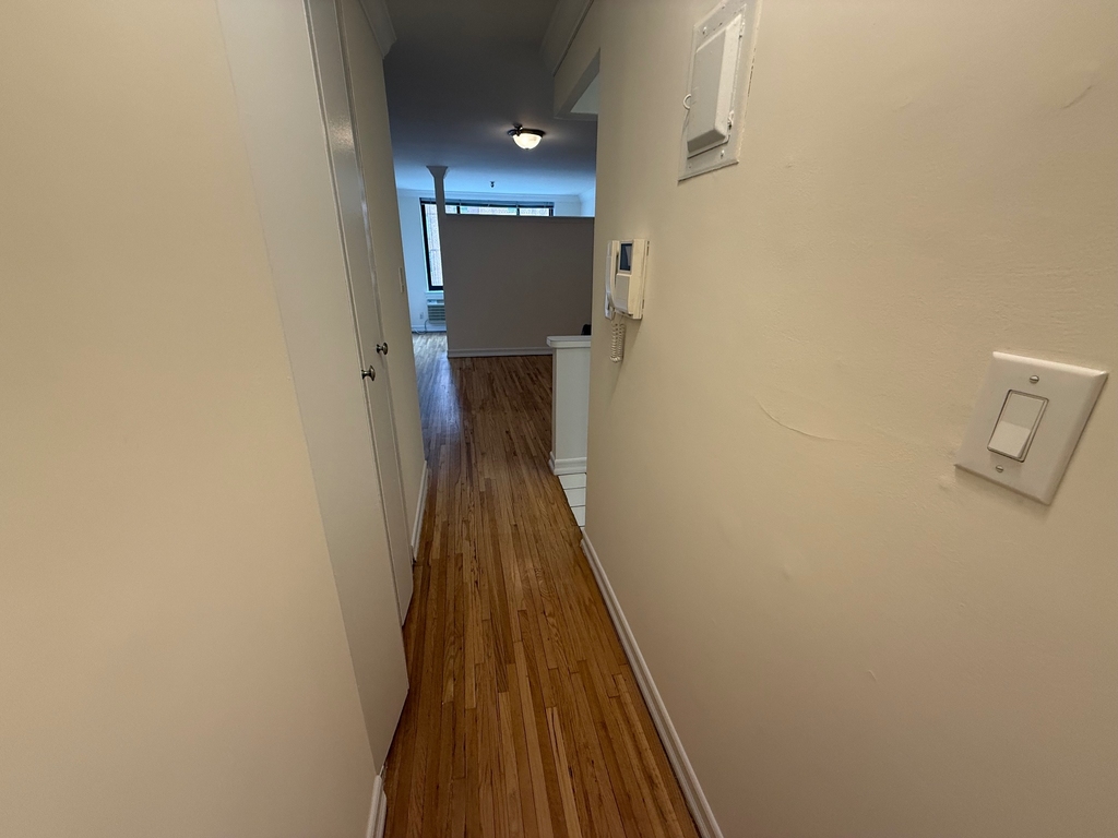 1570 First ave - Photo 9