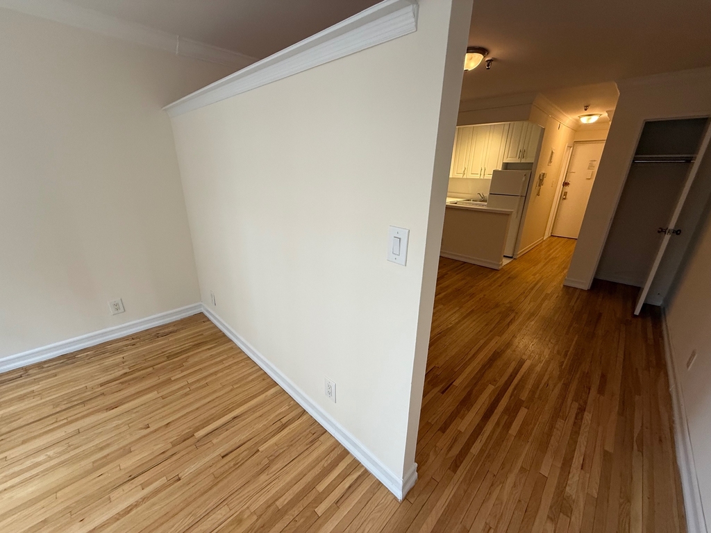 1570 First ave - Photo 6