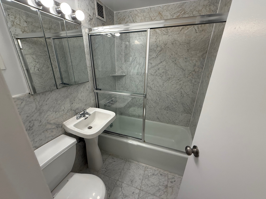 1570 First ave - Photo 8