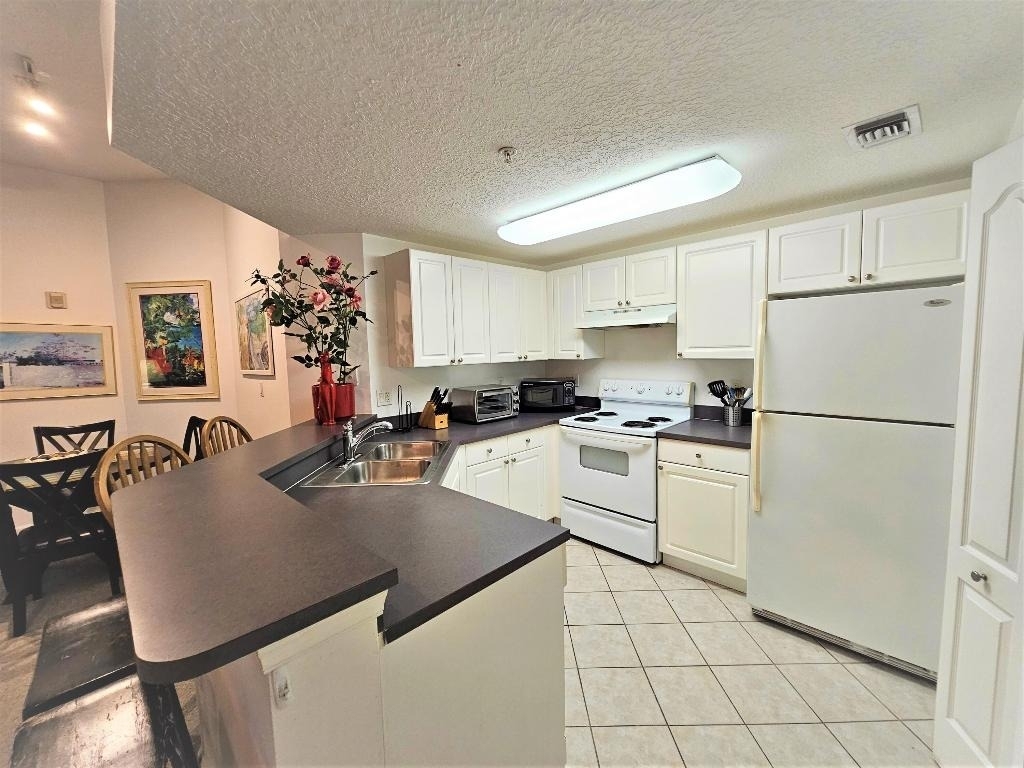 5050 Fairways Circle - Photo 4