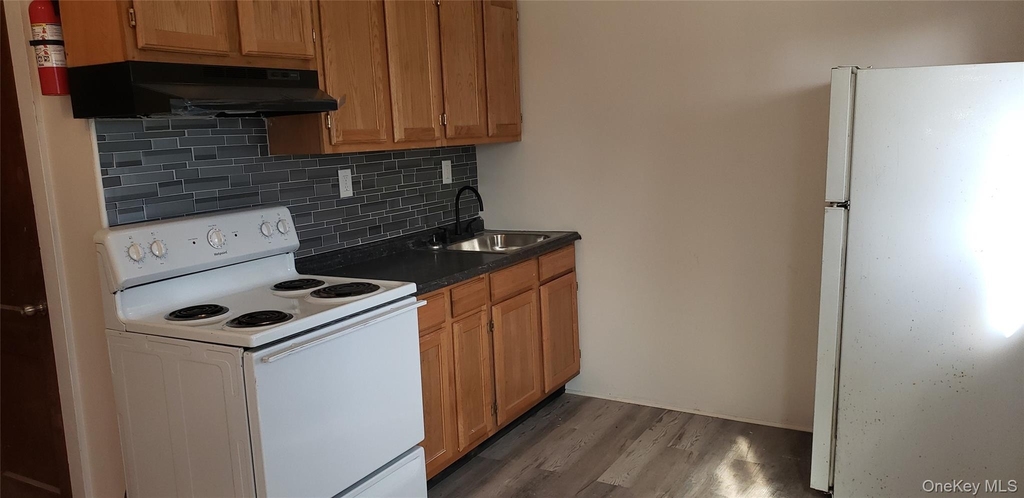 42 Hillside Avenue - Photo 1
