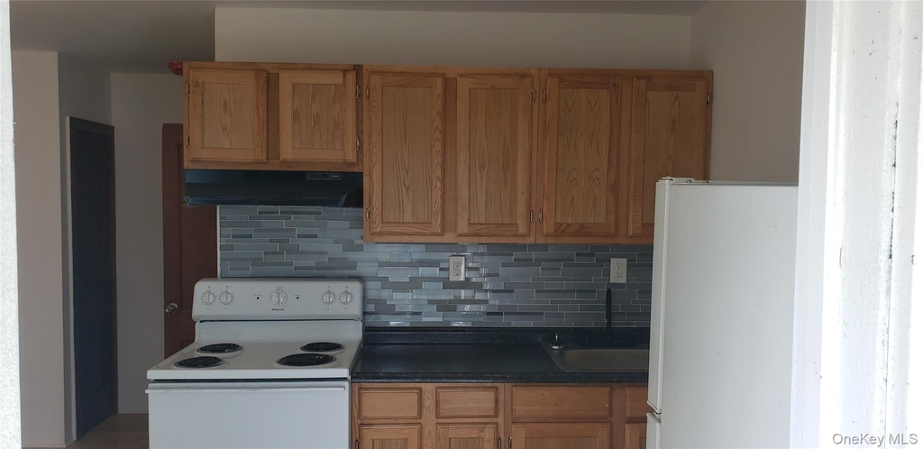 42 Hillside Avenue - Photo 3