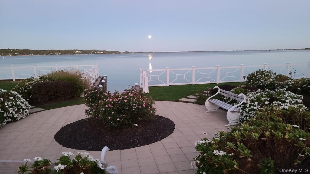 62 Canoe Place Road - Photo 25